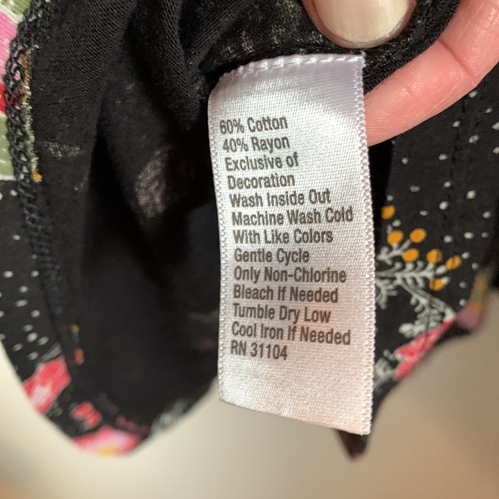 Cute top - Picture 5 of 6